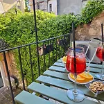 Bright House In Old Town Desenzano * Desenzano del Garda