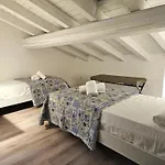 Bright House In Old Town Desenzano Appartement *