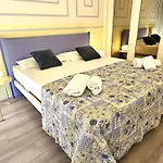 Bright House In Old Town Desenzano *