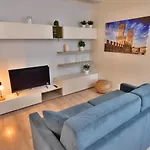Bright House In Old Town Desenzano *