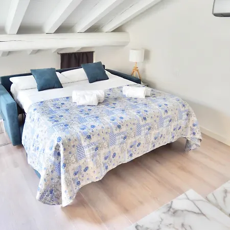 Bright House In Old Town Desenzano