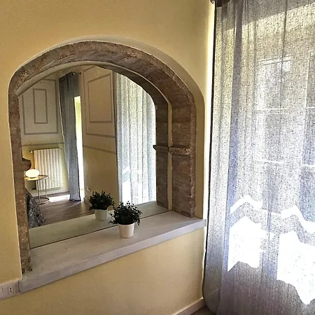 Bright House In Old Town Desenzano * Desenzano del Garda