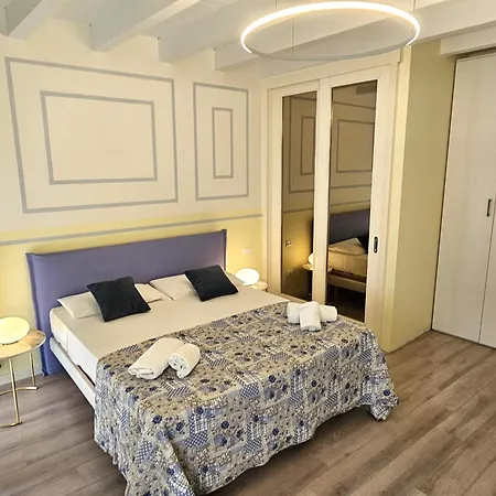 Apartmán Bright House In Old Town Desenzano *