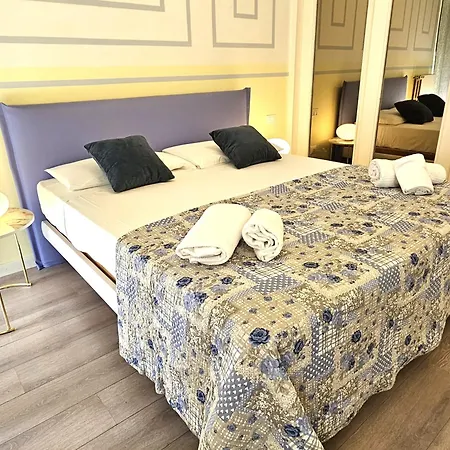 Bright House In Old Town Desenzano *